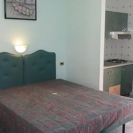 Arianna Club Hotel Appartamenti Роди-Гарганико