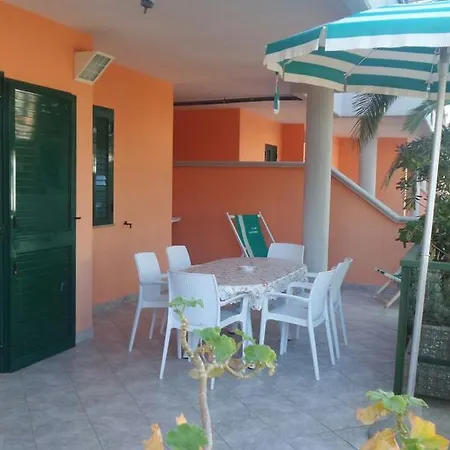 Апарт-отель Arianna Club Hotel Appartamenti Роди-Гарганико