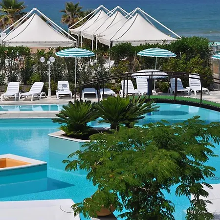 Arianna Club Hotel Appartamenti * Роди-Гарганико